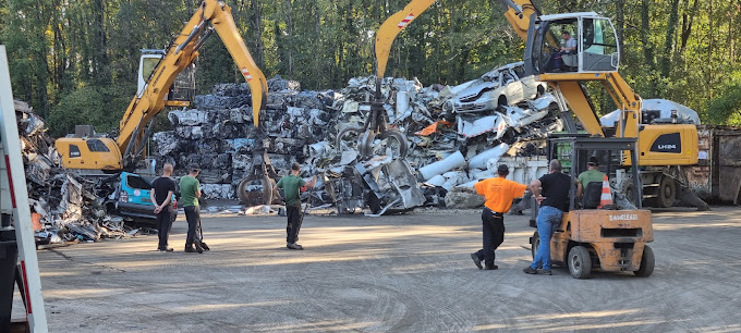 Aperçu des activités de la casse automobile SCHIED ENVIRONNEMENT RECYCLAGE située à VAL D'OINGT (69620)